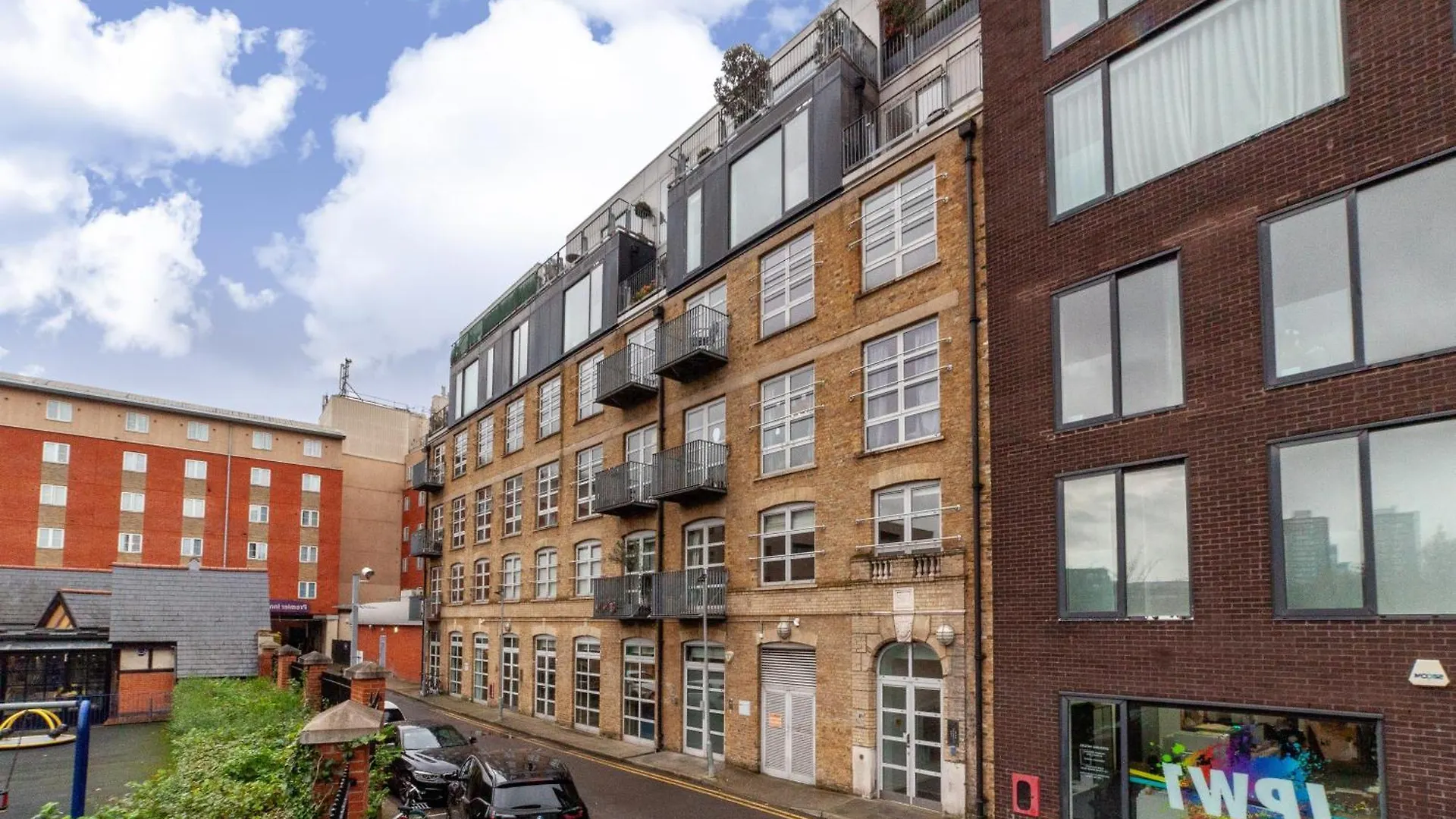 Appartement Elegance & Chic Design - 2-Bedroom Haven Londen